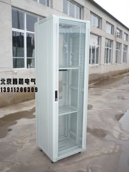 XC-1網(wǎng)絡(luò)服務(wù)器機(jī)柜  。4.jpg